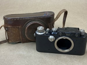 LEICA-IID-Vintage-1934-Leitz-Camera-Black-Body-132440-Clean-amp-Working