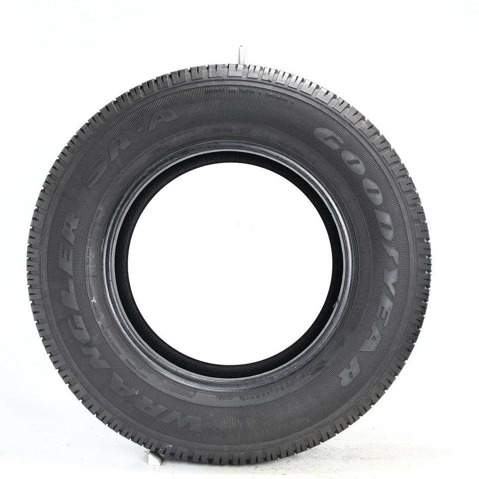 Goodyear Wrangler SR-A 110S 265/65R17 usado - 7,5/32 Foto 4 de 4
