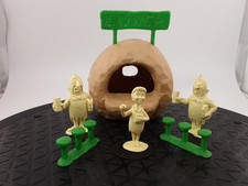Vintage 1960's MARX Flintstones Diner Building Playset w/ Waitress, Customers 