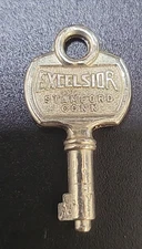 Excelsior Stamford Conn 700 Key Luggage Suitcase