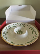 Lenox Holiday Chip and Dip Platter Holly Berry Pattern Christmas Serveware Tray