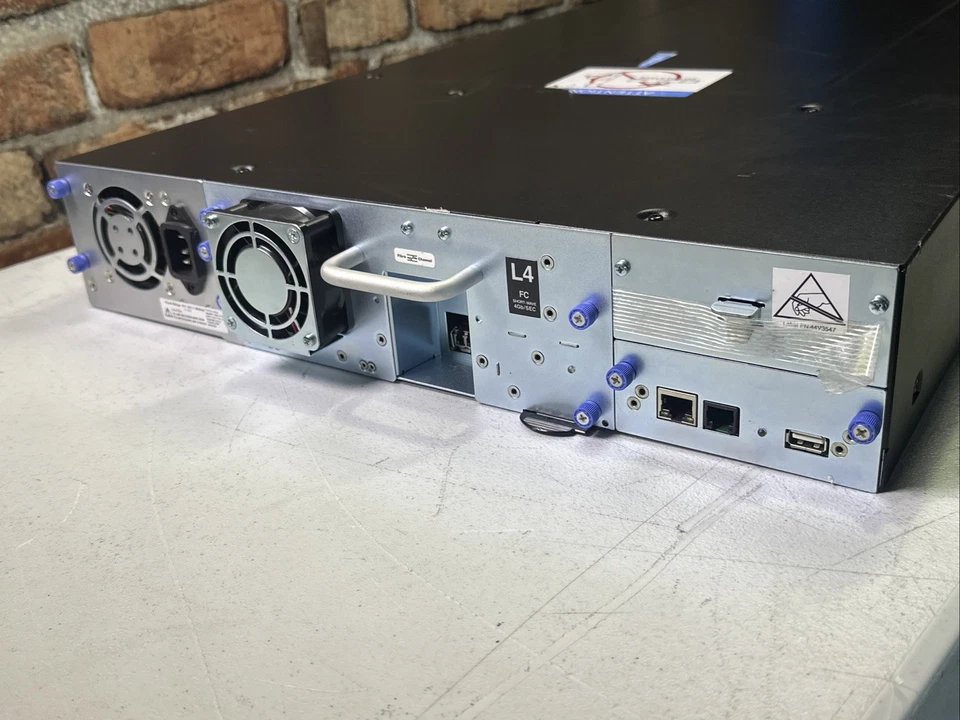 IBM TS3100 3573-L2U Tape Library 24-Slot LTO-4 FH SAS Drive - Image 4 of 4