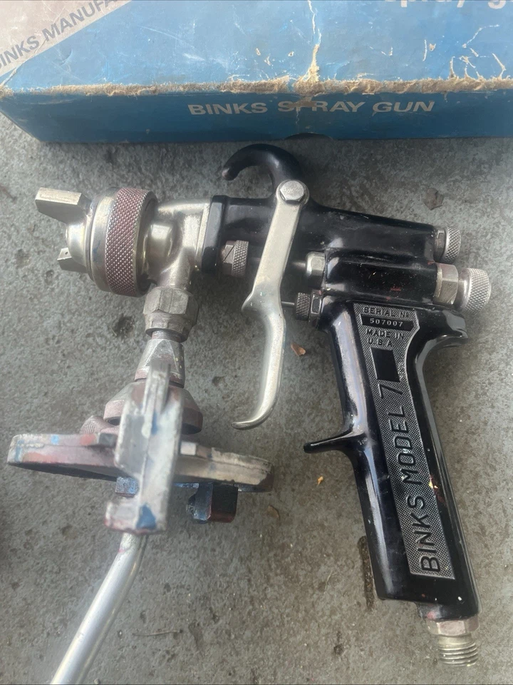 Binks Model 7 Spray Gun(2) And A Binks 2qt Pressure Cup Model 80 And A Bonus Foto 3 de 4