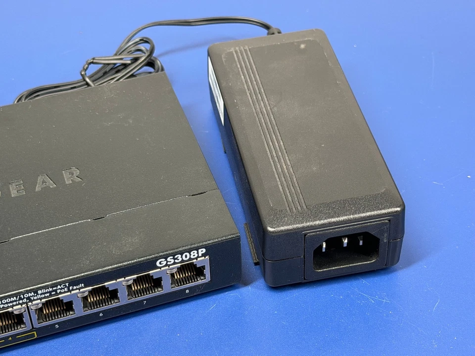Netgear GS308P 8-Port Gigabit Ethernet Switch with 4-Port PoE Power Supply - Image 3 of 4