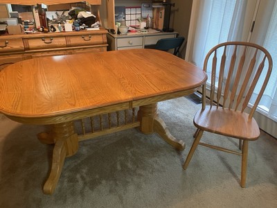 Solid Oak Table 2 Leaves 6 Chairs