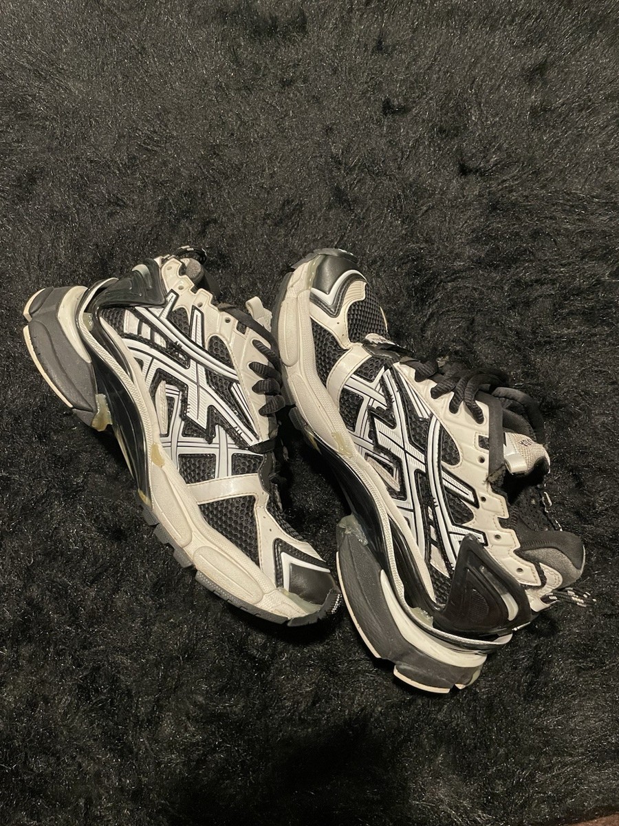BALENCIAGA Runner スニーカー 43 Size 43EU / (10 US) - Balenciaga Runner Black White | eBay