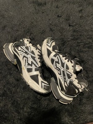 Size 43EU / (10 US) - Balenciaga Runner Black White | eBay