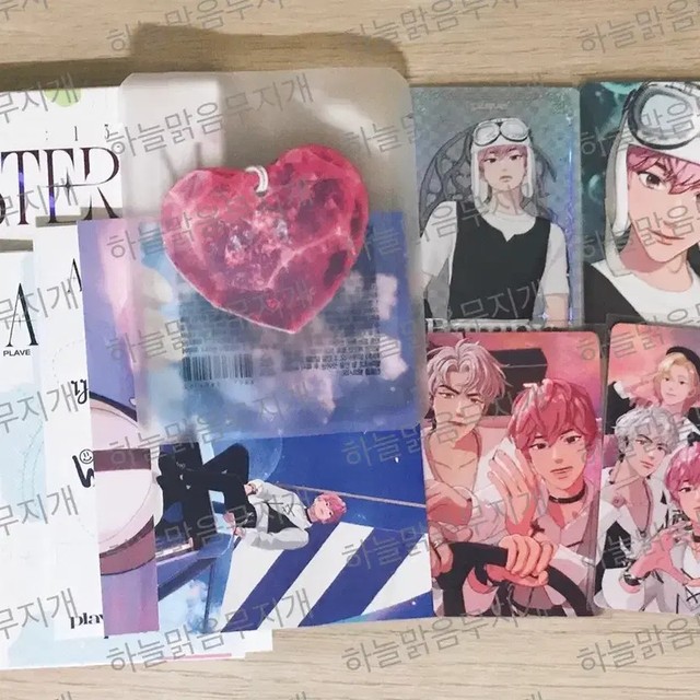 PLAYBEE W4L First Edition Album Bambi Set Includes Fragrance