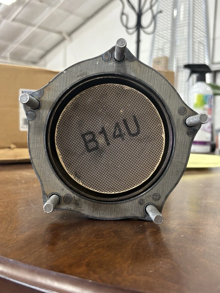 Walker Ultra EPA 16220 Direct Fit Catalytic Converter For Mazda Protege - Image 3 of 3