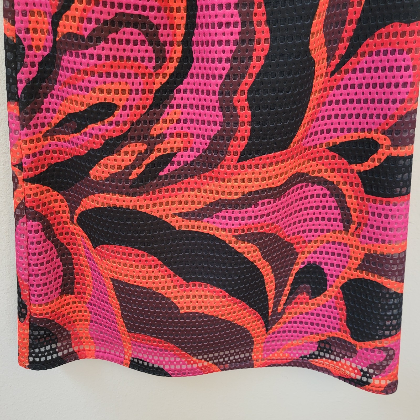 NWT Trina Turk Sheath Dress Sz Small Laser Cut Orange Pink Black Abstract Retro