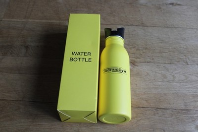Technogym gelbe Trinkflasche 90% recycelter Edelstahl 568ml Neu in Geschenkbox