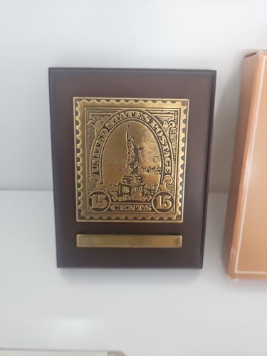 Commemorative Stamp Collectables - Picture 4 of 4