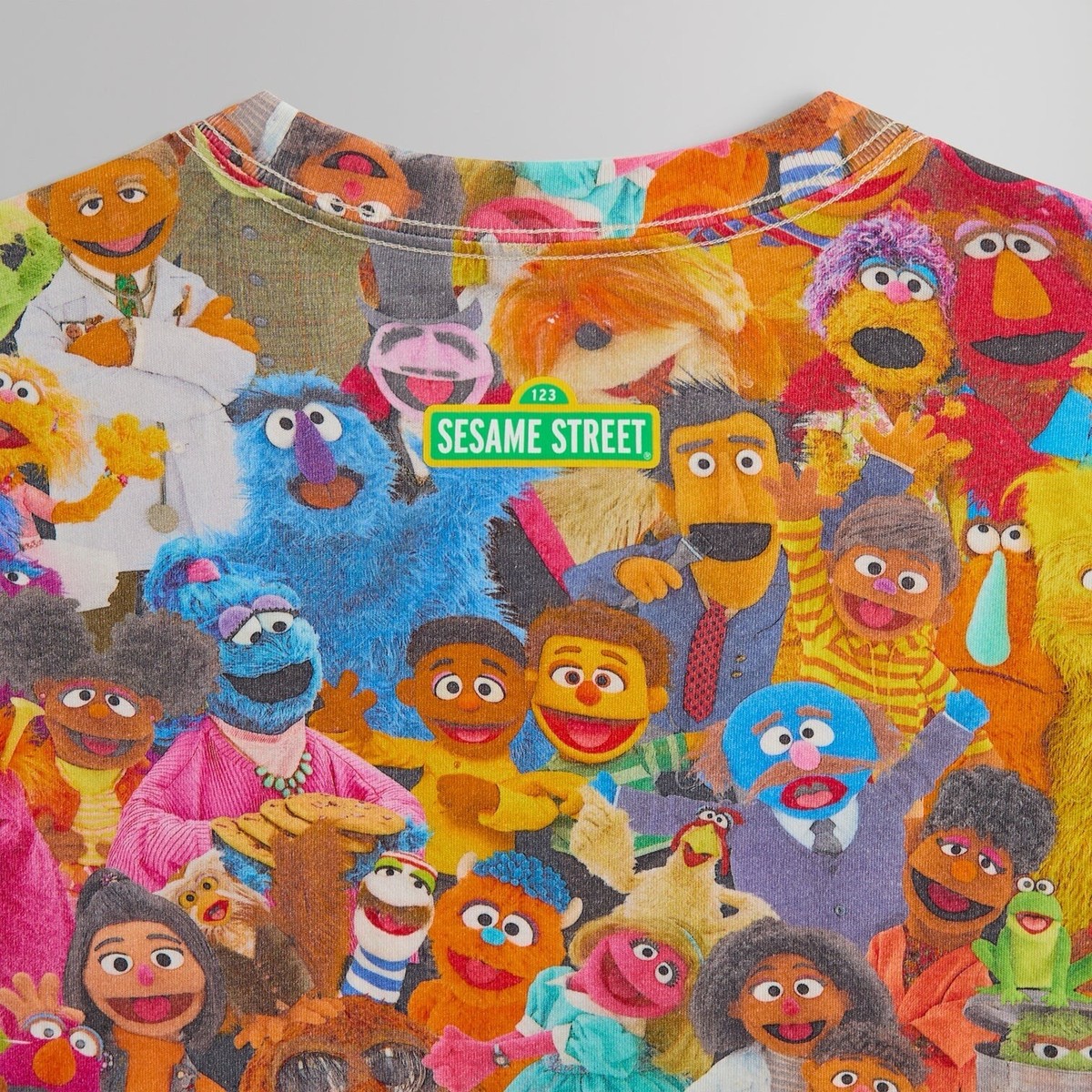 Kith for Sesame Street Family Tee Size XL | eBay