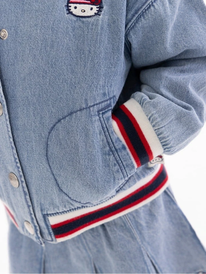 Jaqueta jeans Hello Kitty Samrio tamanho 4-5 nova com etiquetas - Imagem 2 de 4
