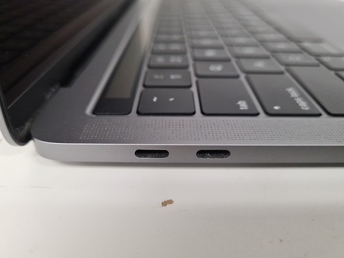 Apple MacBook Pro 13" (2018) – i5, 8GB RAM, 256GB SSD - Space Grey *B-GRADE* - Picture 4 of 5