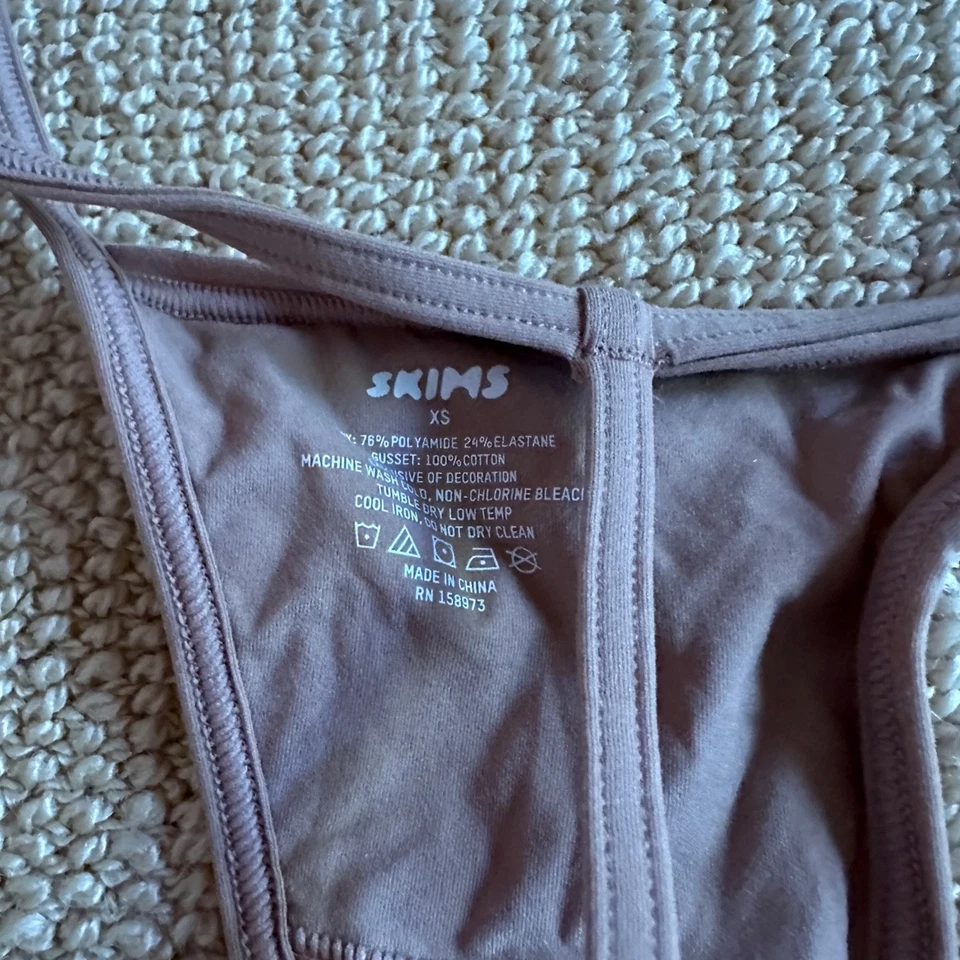 Tanga Skims Sienna T-String, Talla XS Nuevo Foto 3 de 3