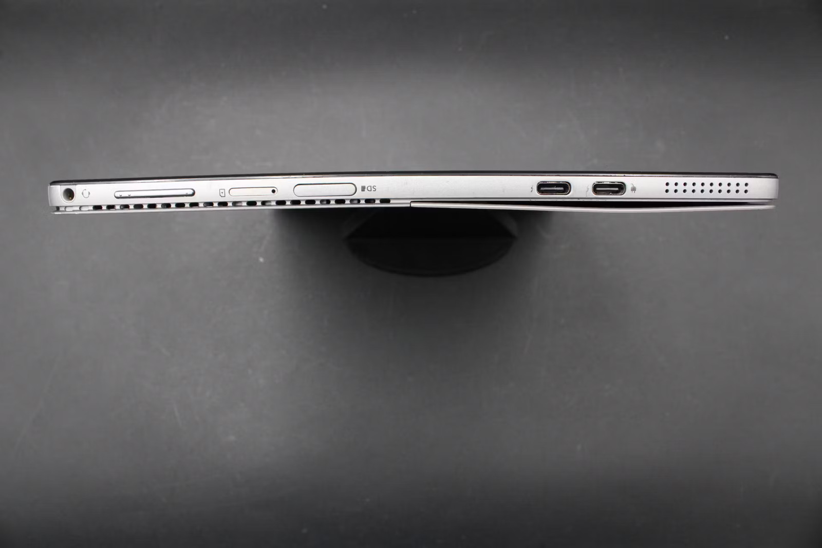 Dell Inc. Latitude 7210 2-in-1, 12.3-Inch Laptop, with Intel(R) Core(TM) i5-10310U CPU @ 1.70GHz, Windows 11 Pro