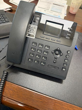 Yealink HD Voice VoIP System Desk Phone with Handset Keypad and Control Buttons