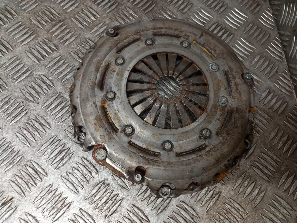 Peugeot 208 Mk1 Flywheel 6 Speed Manual 1.2L Petrol 9813700880 2019 - Image 4 of 4