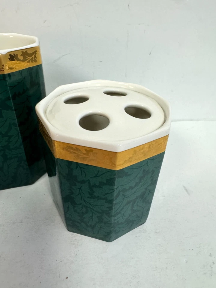 Wamsutta Barroco Damasco Verde Dorado Baño Tocador Cepillo de Dientes Soporte Taza y Plato Foto 3 de 4