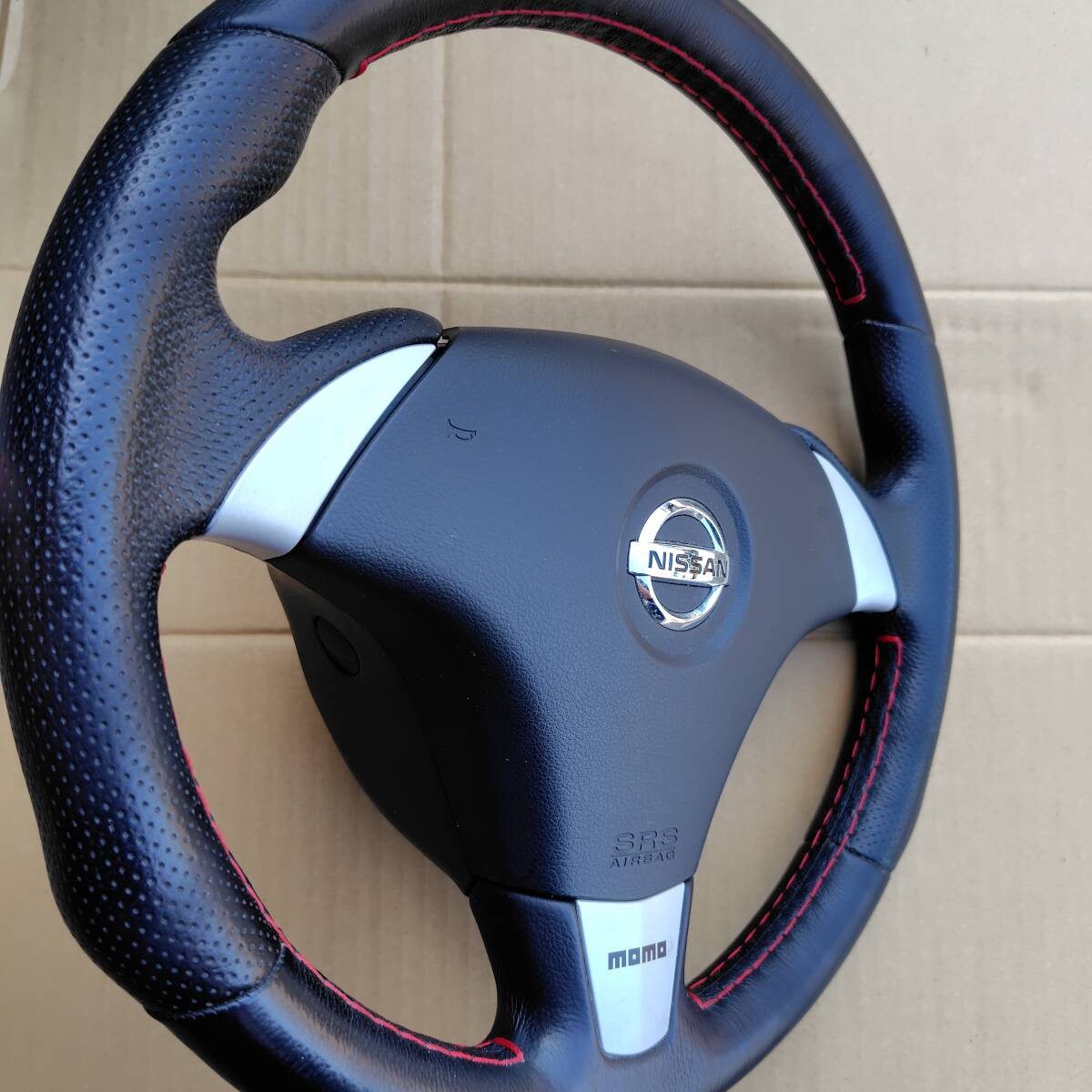 Nissan MOMO Steering Wheel OEM 350Z Z33 G35 V35 Black Leather JDM