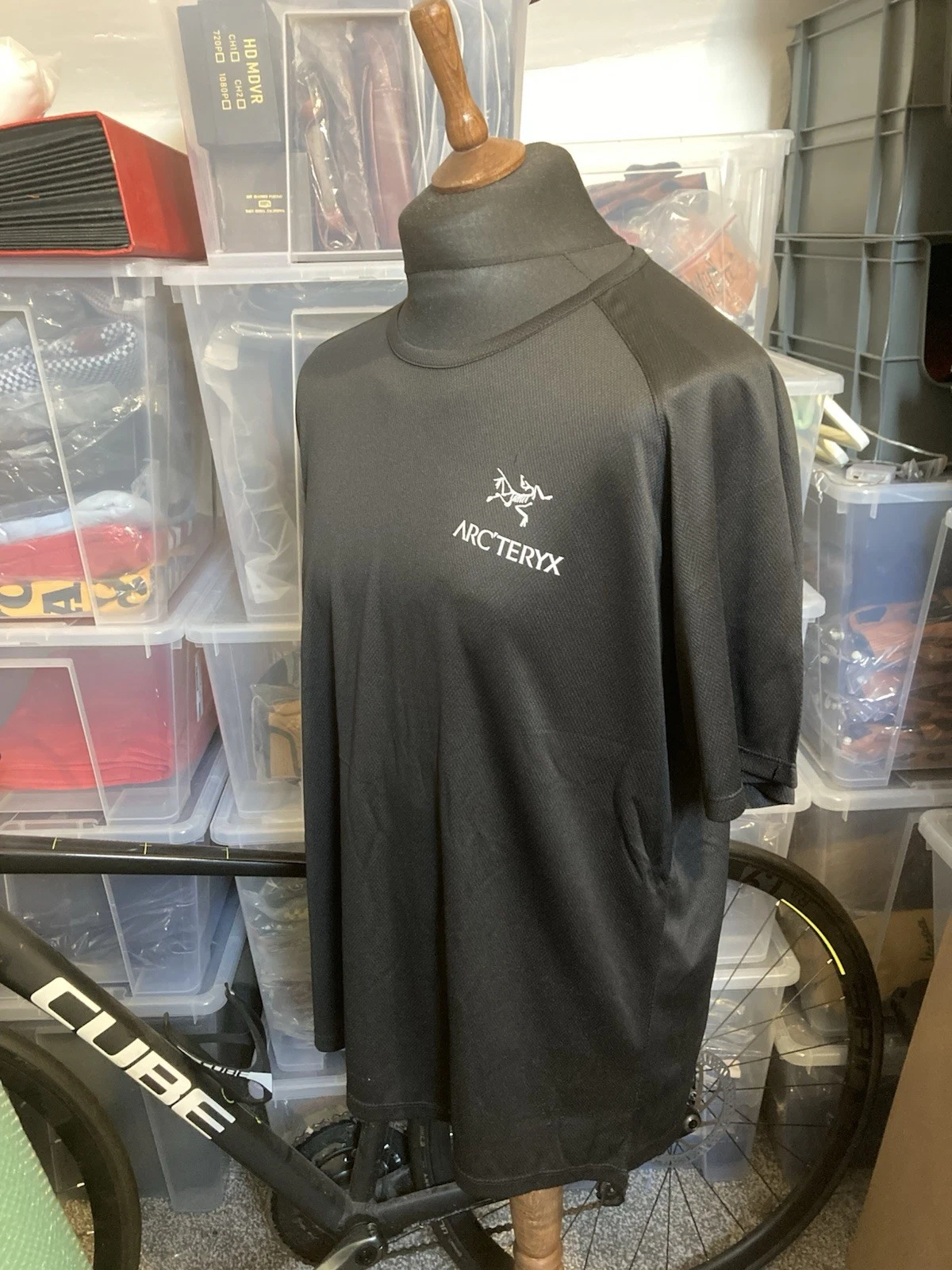 Arc'teryx Black T-Shirt Comfortable high performance for trail run hiking Size L
Opens in a new wind
