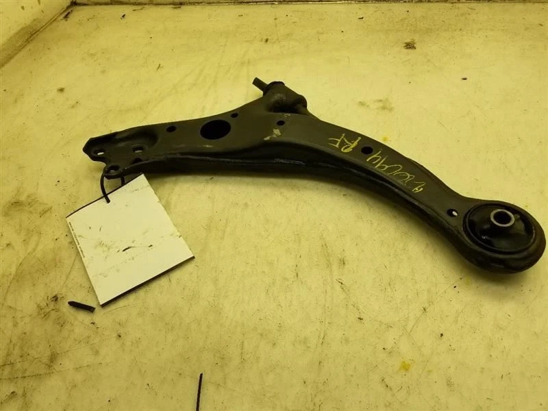 98-03 TOYOTA SIENNA BRAZO DE CONTROL INFERIOR LADO PASAJERO DELANTERO DERECHO  Foto 2 de 4