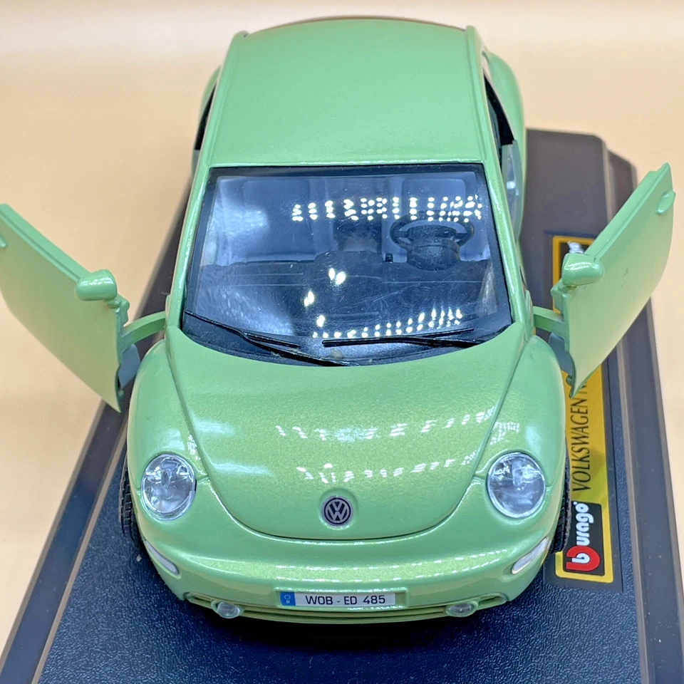 Burago Volkswagen Nuevo Escarabajo 1542 1:24 Verde Diecast Modelo En Caja Como Nuevo 1998 Foto 2 de 4