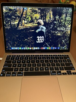 Apple Macbook Air 2020 M1 chip