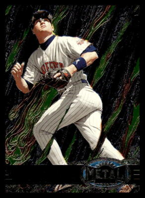 1997 Metal Universe  211 Pat Meares  Minnesota Twins