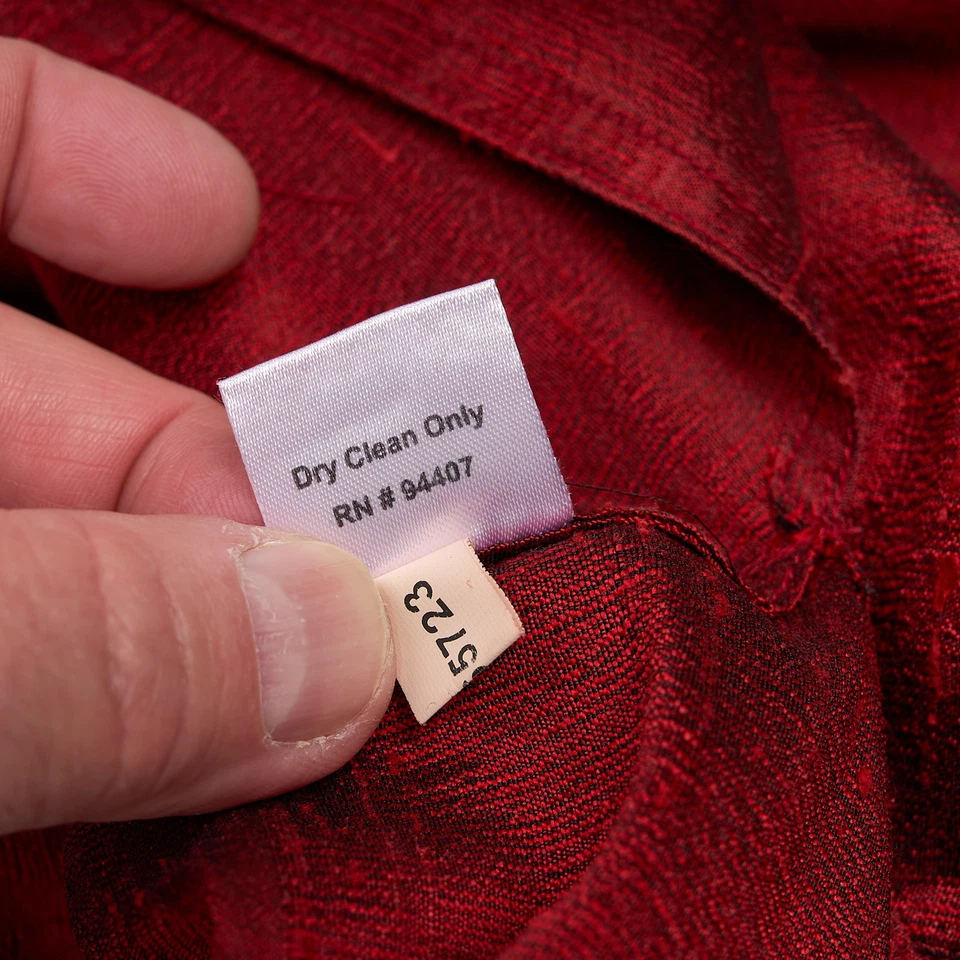 Blusa de seda Travel Smith para mujer talla? Borgoña abotonada Foto 4 de 4