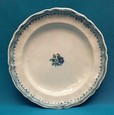 N° 6 / XVIII° ASSIETTE EN FAIENCE POLYCHROME DE MOUSTIERS