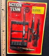 1970 GI JOE Action Team Weapon Rack 4 Guns German Accessory Pack NEW AA 62923