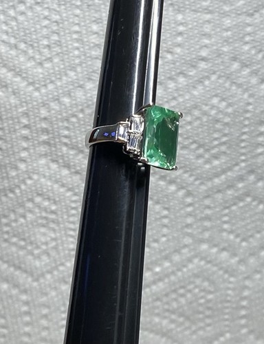 Signed, 925 Thailand Uncas Symbol, Green Emerald Cut Style, Sterling Ring, SZ 5 - Picture 16 of 18