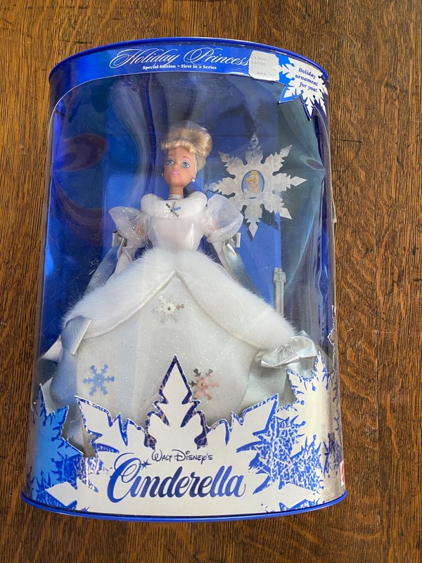 Disney’s Cinderella Doll - Holiday Princess-Special Edition-1st In Series-16090