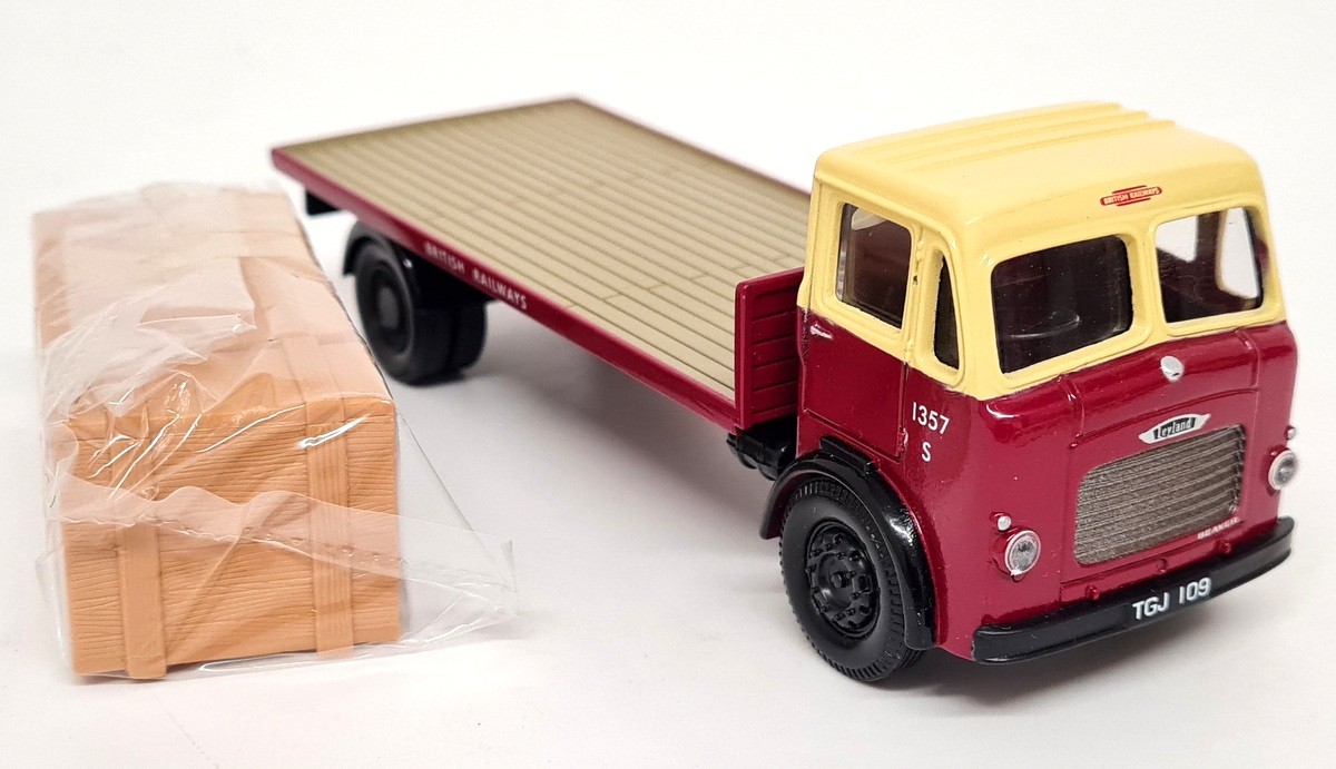 Corgi 1/50 Leyland Beaver Platform Lorry Crates British Rail Diecast Model Truck
