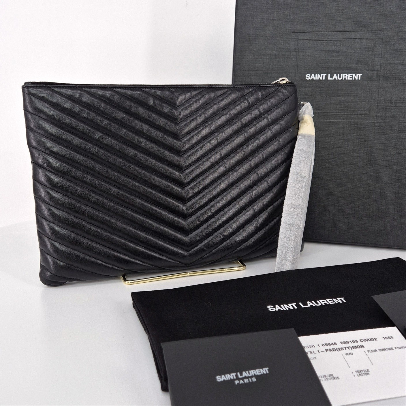 Borsa pochette Saint Laurent Matelassé tono argento media nera 559193 115010708