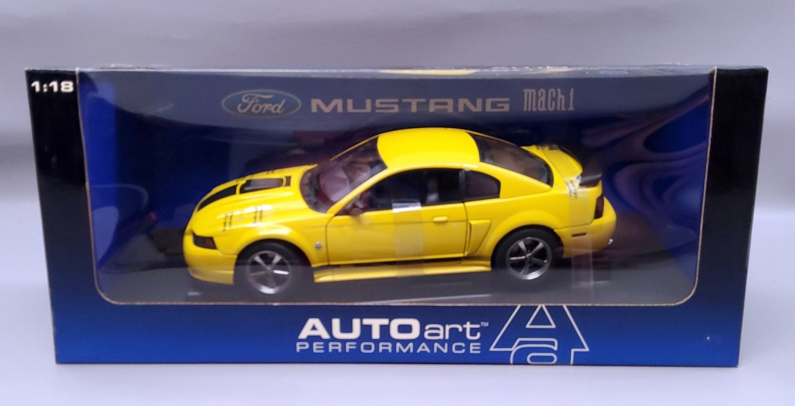 AUTOart Ford Mustang 4 Mach I 2004 Creaming Yellow 73006