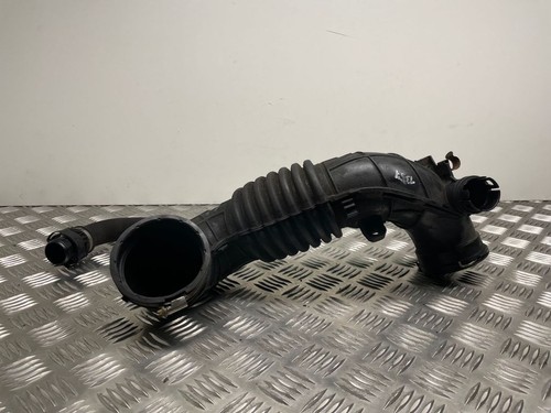 BMW 3 F30 F35 F31 2013 Diesel 105kW Ansaugrohr Ansaugschlauch Turbolader 7810745