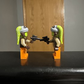  2 NEW Star Wars Hera Syndulla Dark Tan Arms Lego Minifigure 75053 75127