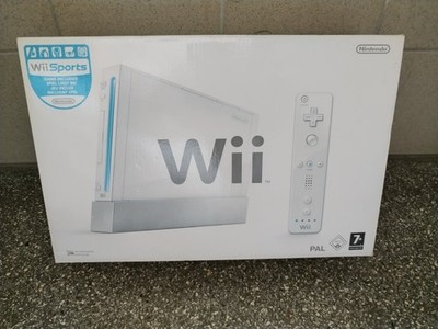 Nintendo Wii Spielekonsole - Weiß (mit OVP) + Wii Sports Spiel & Nunchuk Control