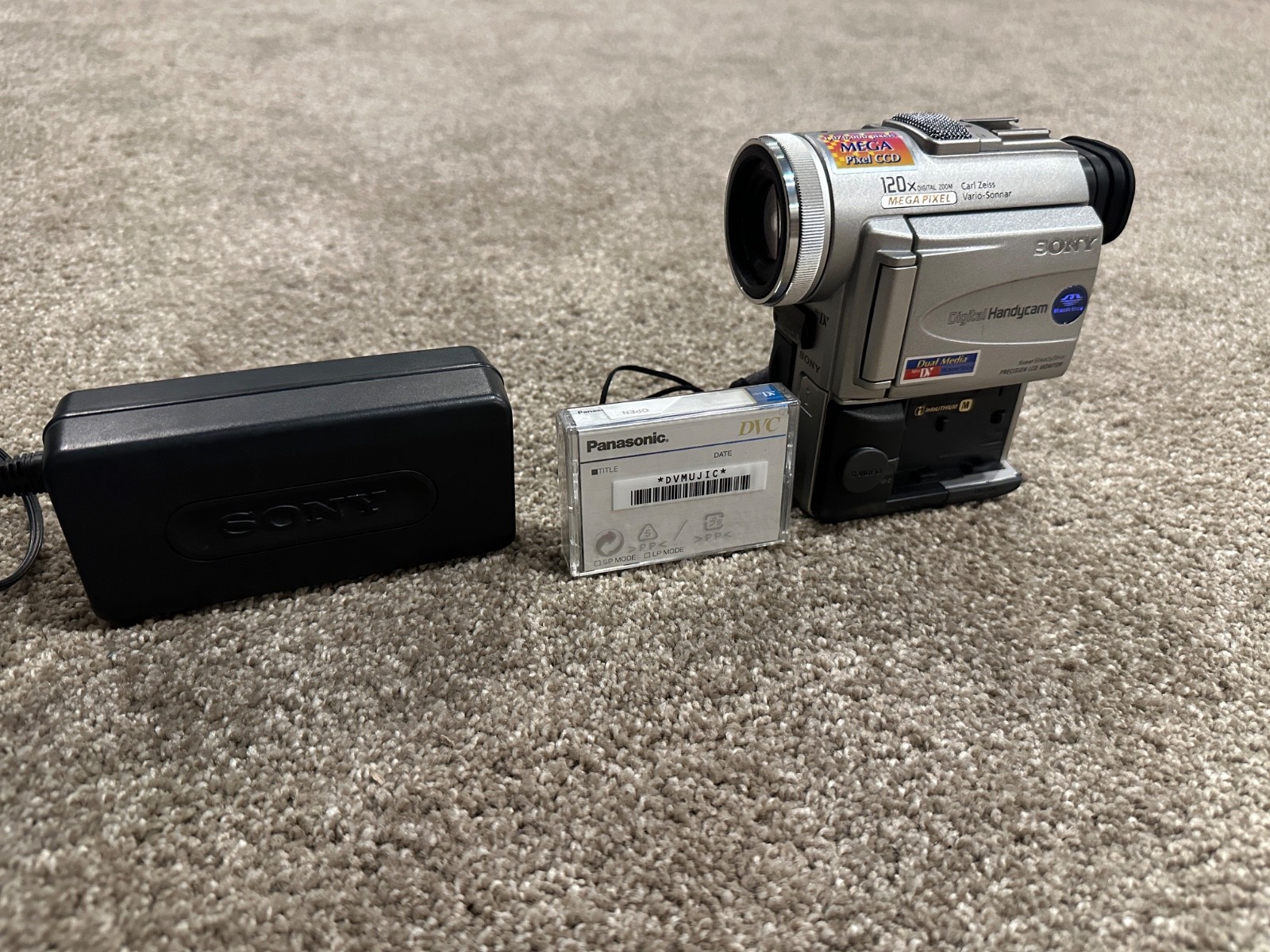 Sony DCR-PC100 MiniDV Camcorder with NightShot Tested Heads Cleaned-image