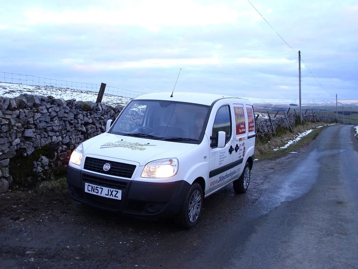 Academy 12127 - Usmc AH-1Z ' Shark Mouth 'Elicottero Plastica Kit 1/35 Scala - Immagine 3 di 4