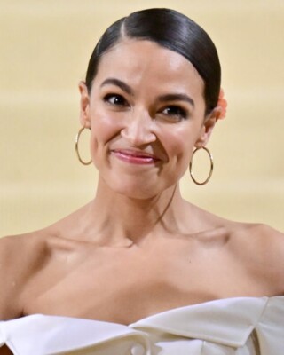 SEXY ALEXANDRIA OCASIO-CORTEZ 8x10 PHOTO #16 AOC | eBay