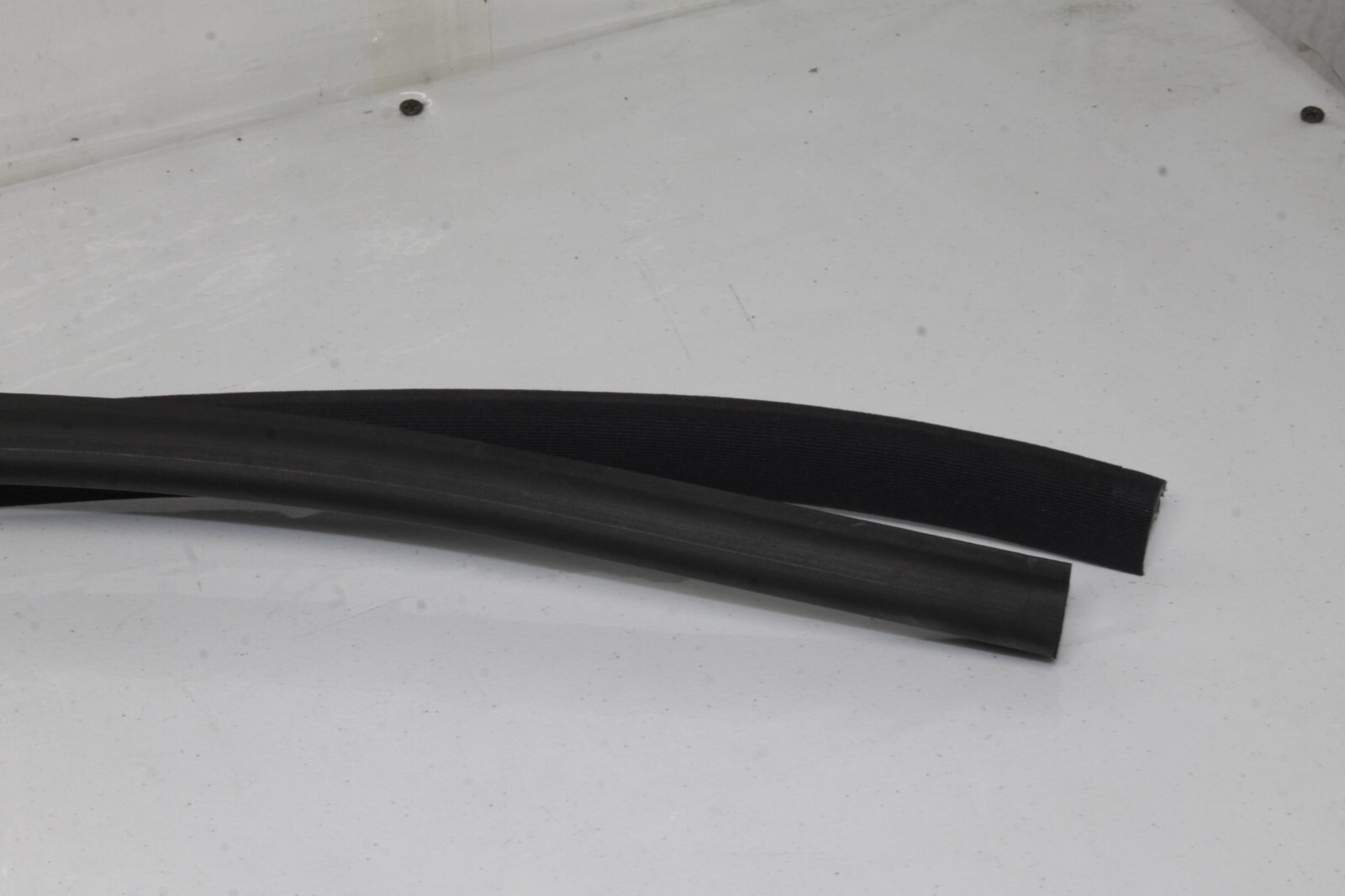12-14 MCLAREN MP4-12C MP4 12C OEM INNER OUTER RH DOOR SILL MOLDINGS PAIR SET
