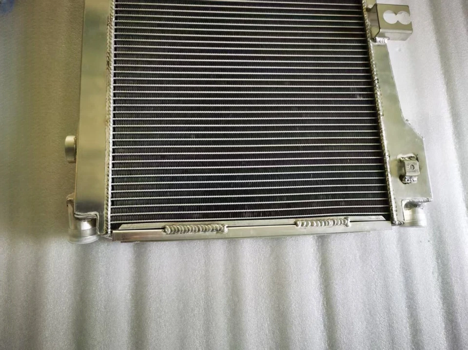 🥇Fit BMW 3 E30 320i / 323i / 325i / 325 ix 1982 - 1993 aluminum radiator - Image 4 of 4