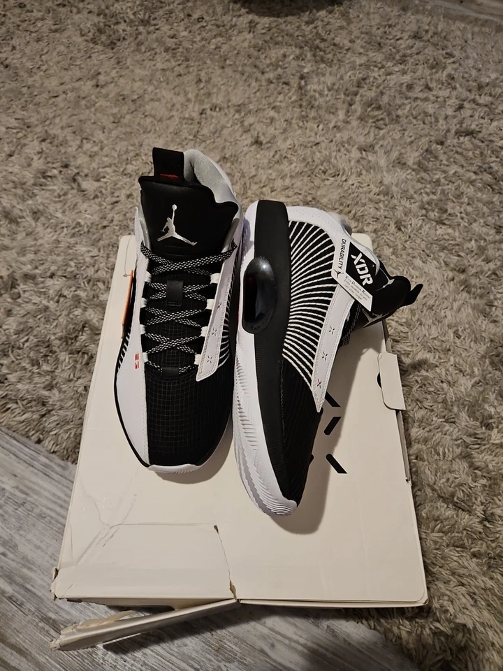 Talla 14- Jordan 35 Bajo PF Blanco Negro 2021 Foto 2 de 4