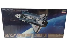 NEW Hasagawa 1/200 NASA Space Shuttle Orbiter Model Kit 45 Piece 185mm. Long 