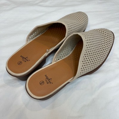 NWT Sophie Sue Laser Cut Ivory Mule 