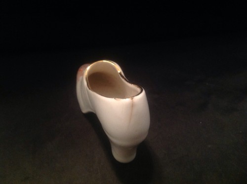 VINTAGE CERAMIC SHOE-WHITE WITH PAINTED LADIES ON TOE - Picture 5 of 7